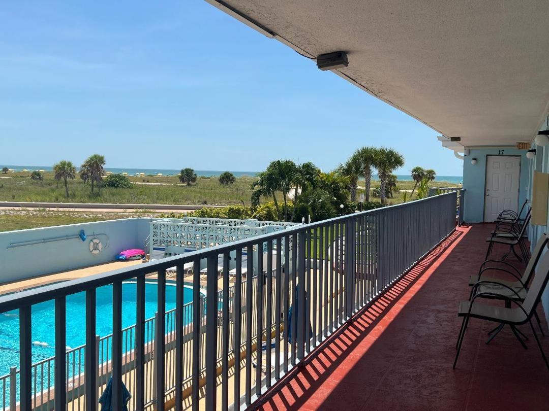 Beachside Resort Motel St. Pete Beach Kültér fotó