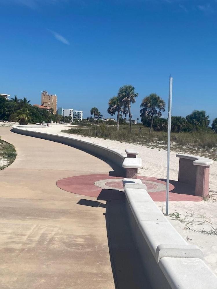 Beachside Resort Motel St. Pete Beach Kültér fotó